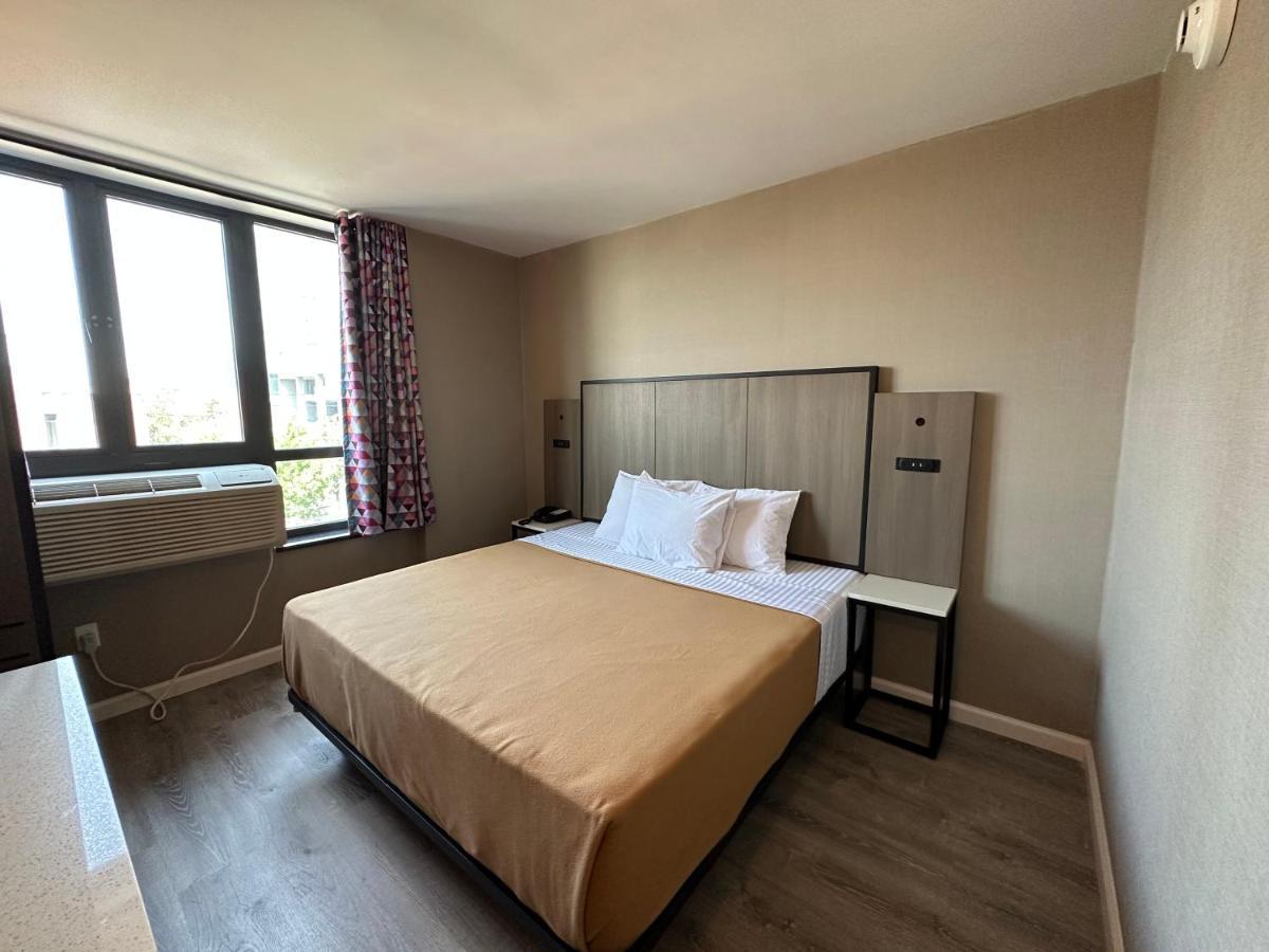 Regal Inn & Suites New York Laguardia Hotel Ngoại thất bức ảnh